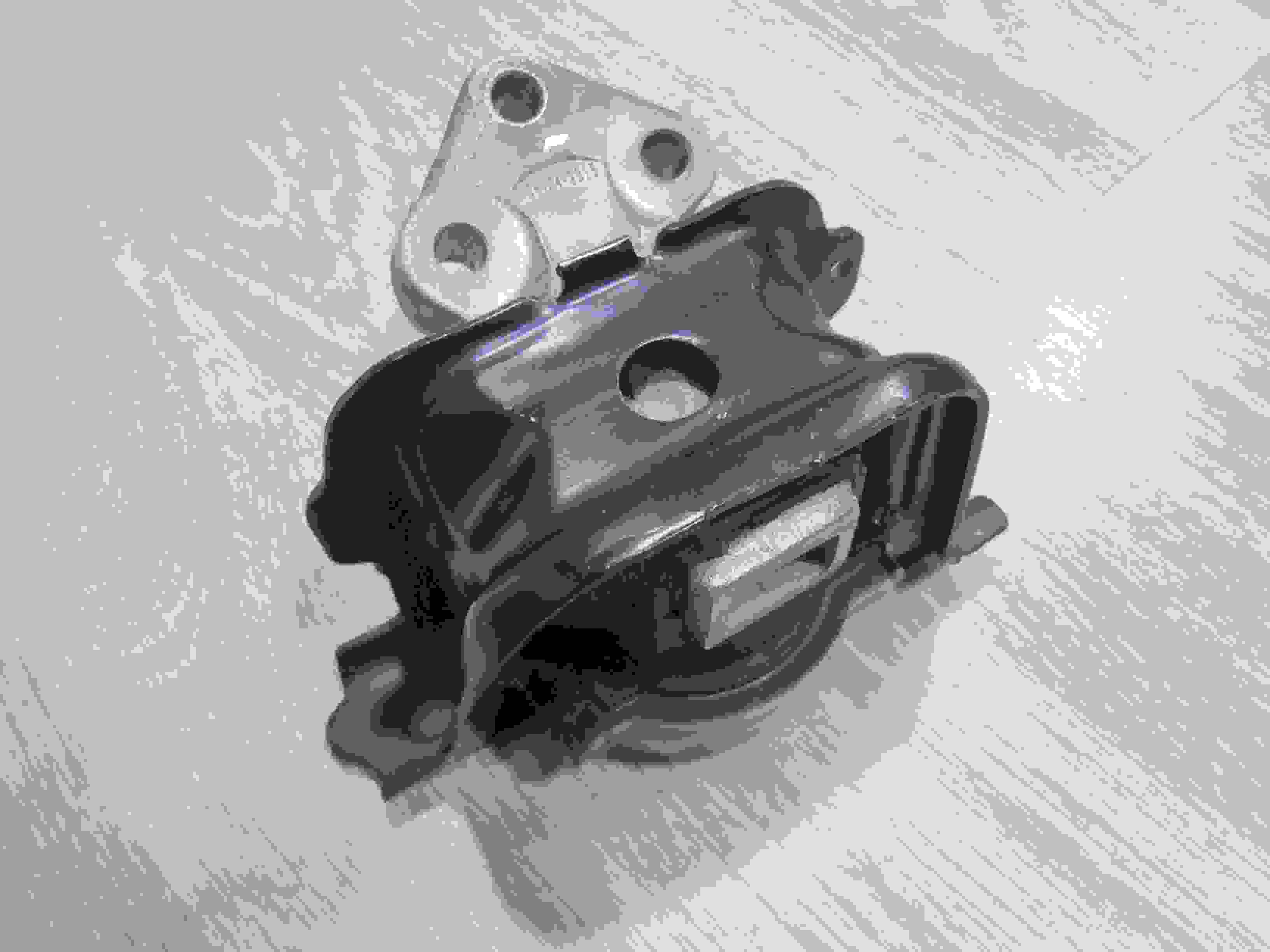 PEUGEOT 301 2012 - Engine Mounting