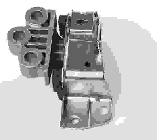 fiat-doblo-mpv-1263-2010-engine-mounting